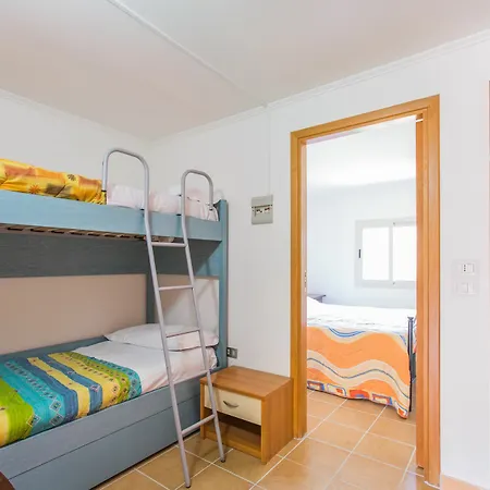 Villaggio Club Degli Ulivi 4* Βιέστε
