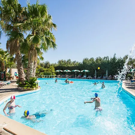 Aldeamento Turístico Villaggio Club Degli Ulivi 4*